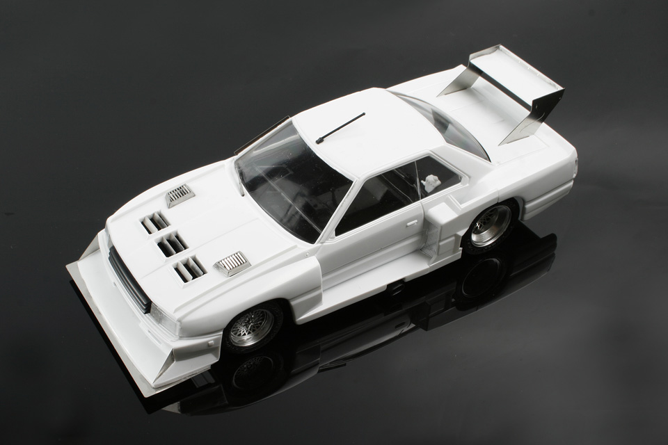 未使用品】 24 スカイライン スーパーシルエット '82 アオシマ プラモデル