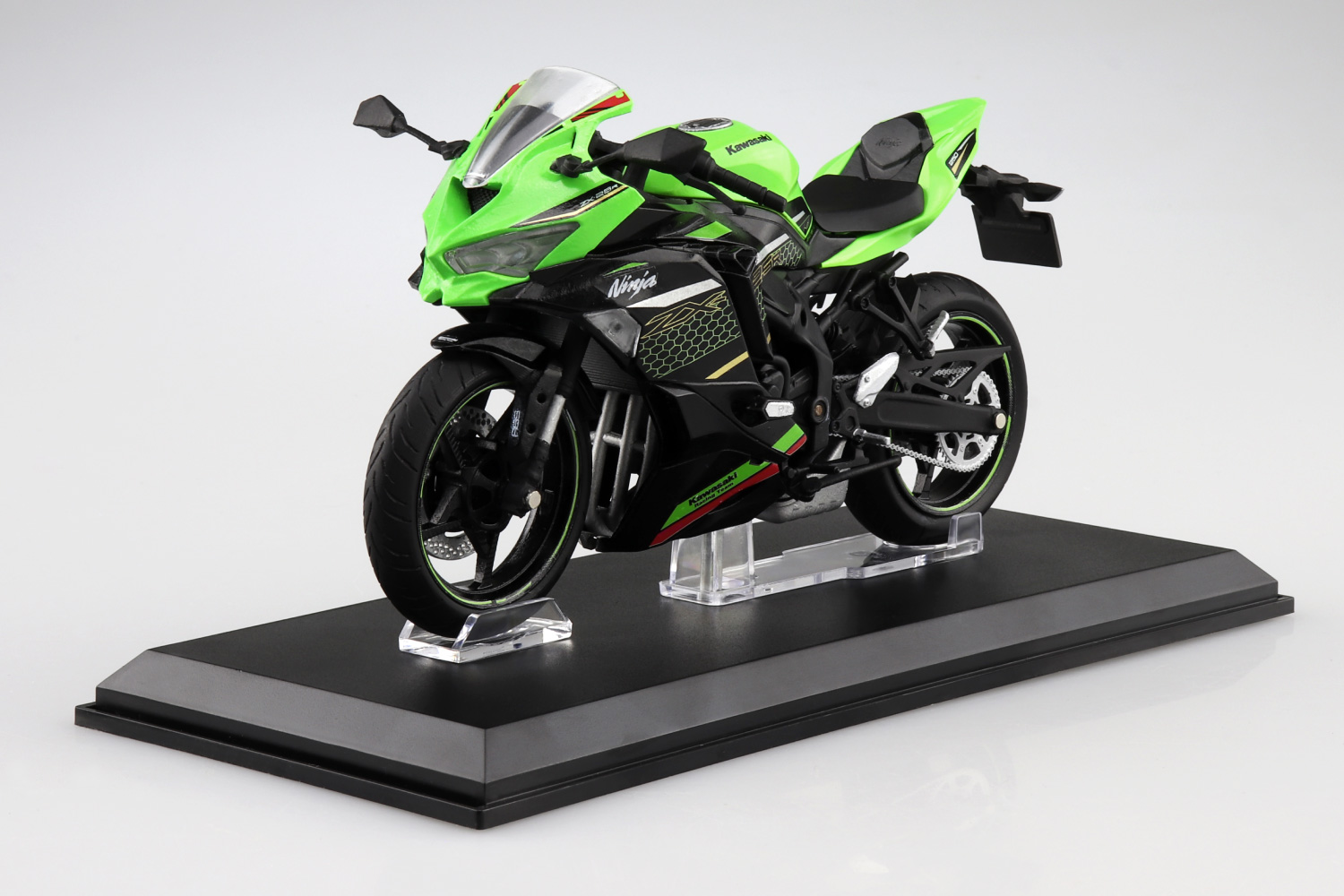 KAWASAKI Ninja ZX-25R ライムグリーン×エボニー｜株式会社 青島文化教材社