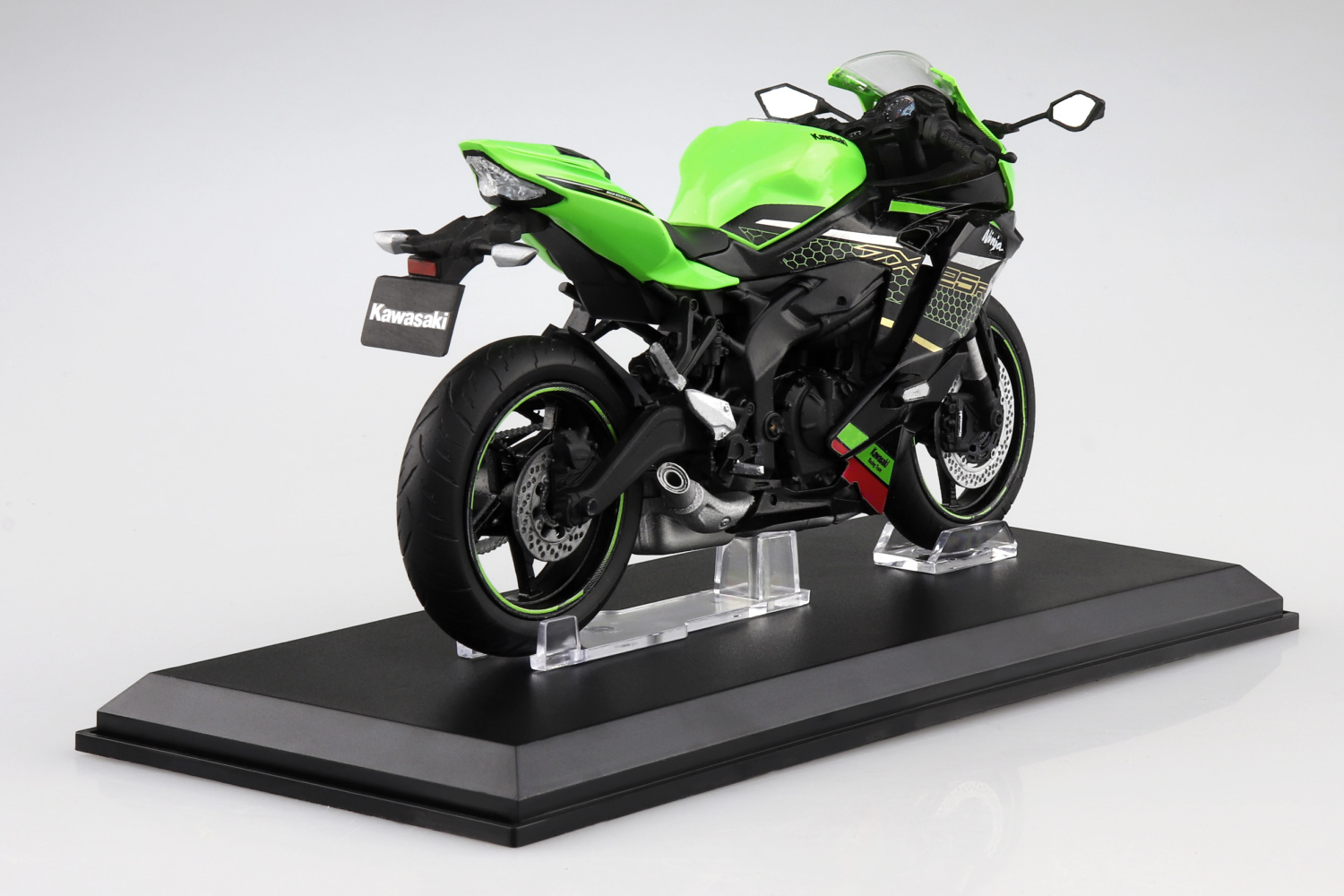 KAWASAKI Ninja ZX-25R ライムグリーン×エボニー｜株式会社 青島文化教材社