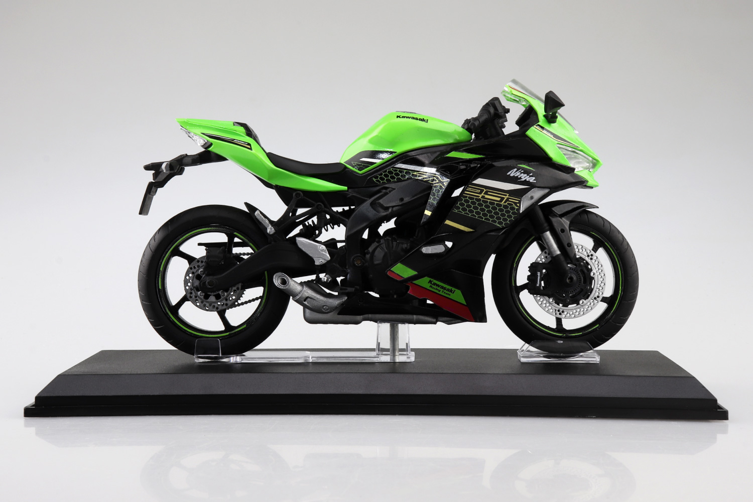 KAWASAKI Ninja ZX-25R ライムグリーン×エボニー｜株式会社 青島文化教材社