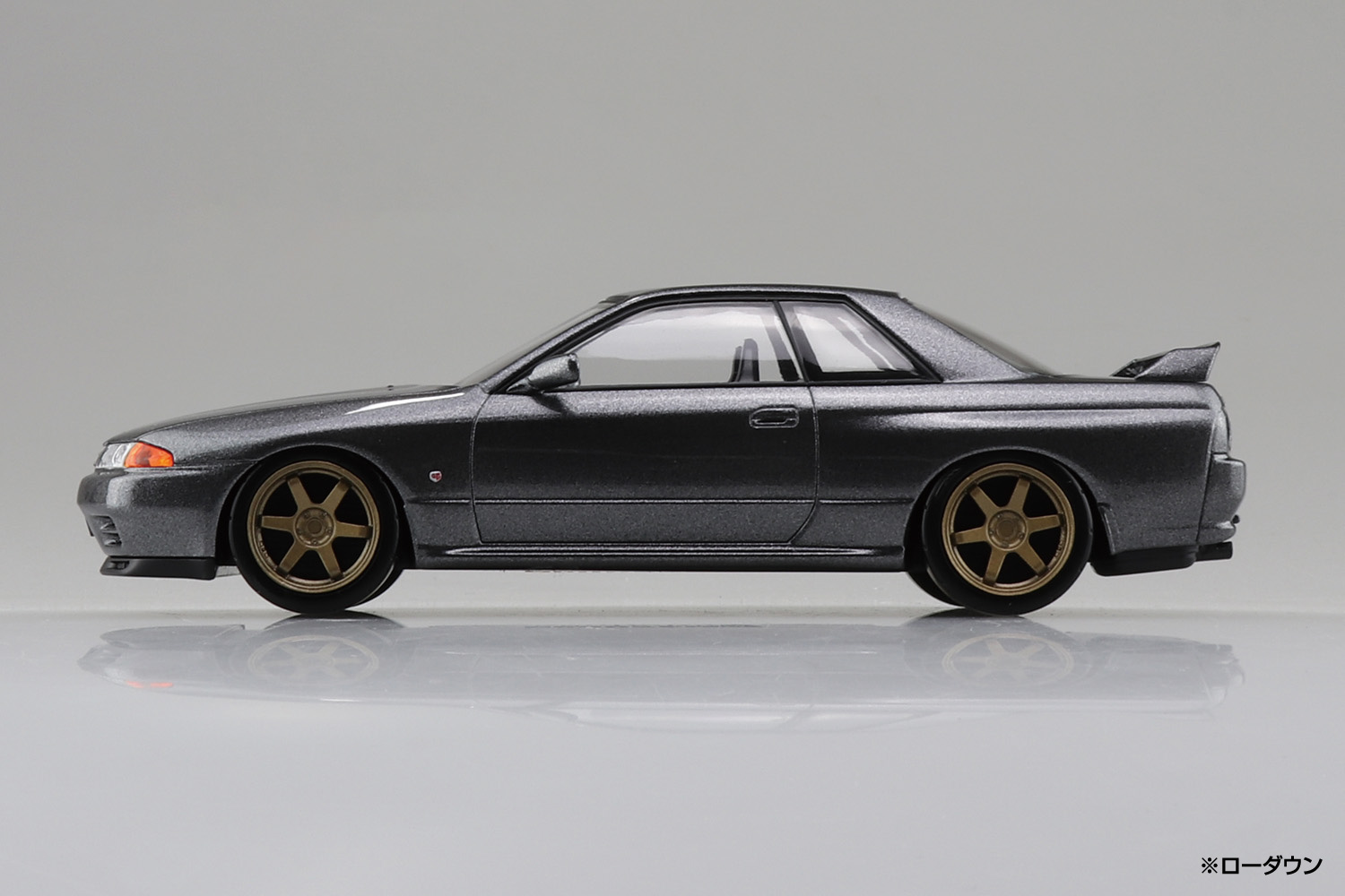 ニッサン R32スカイラインGT-R カスタムホイール(ガングレーメタリック ...