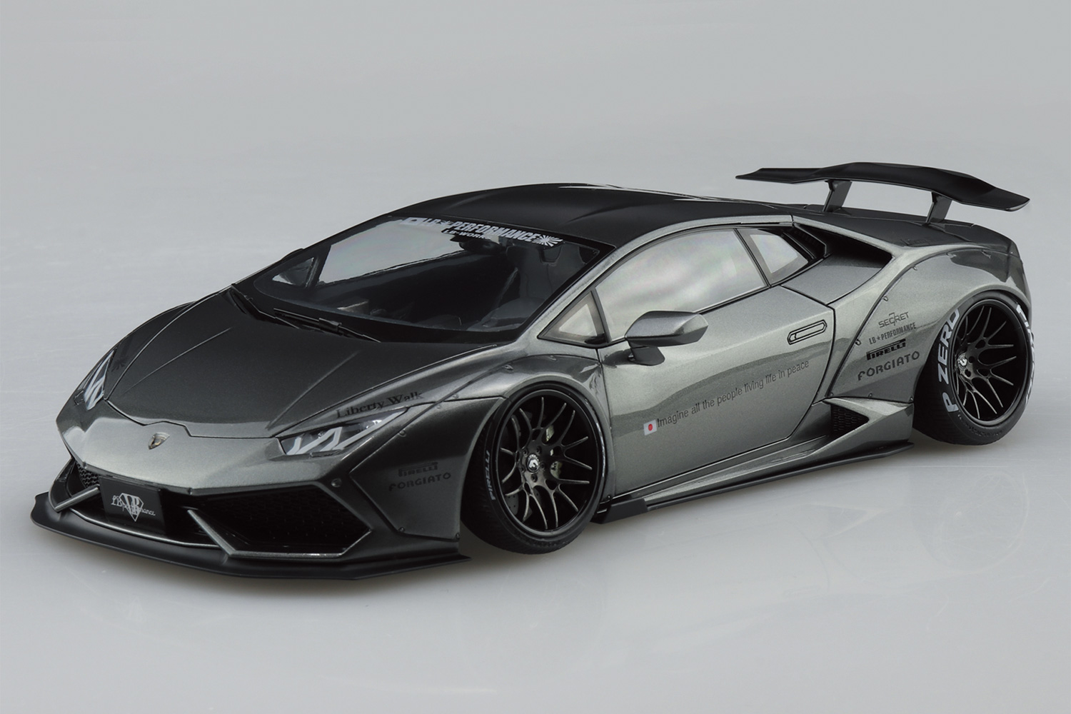 LIBERTYWALK　ランボルギーニ・ウラカン プラモデル　1/2　完成品 LBワークス ランボルギーニ ウラカン Ver.2｜株式会社 青島文化